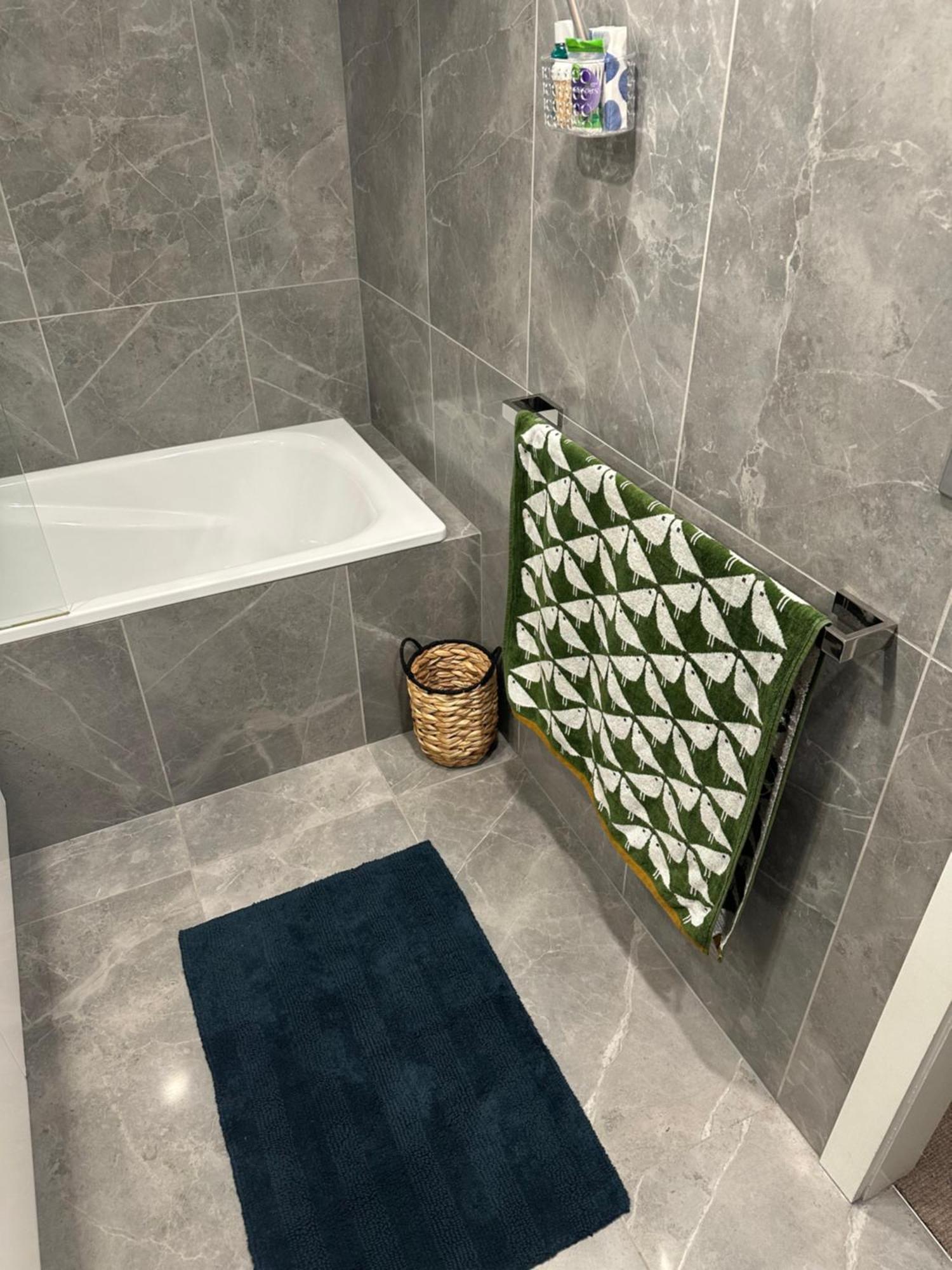 Private 1 Bed Accom With Bathroom In A 3 Bed Apartment - Melb Cbd, Regency Towers - Free Parking, Wifi And Pool Melburne Exterior foto